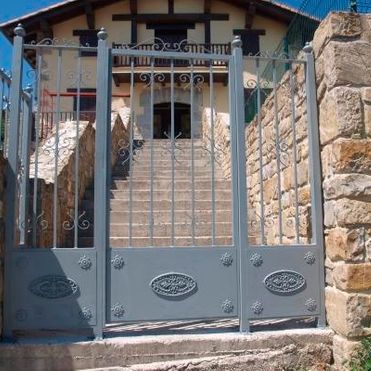 Carpintería Metálica y Cerrajería Ugarte fachada y reja