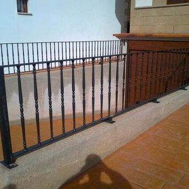 Carpintería Metálica y Cerrajería Ugarte baranda metálica